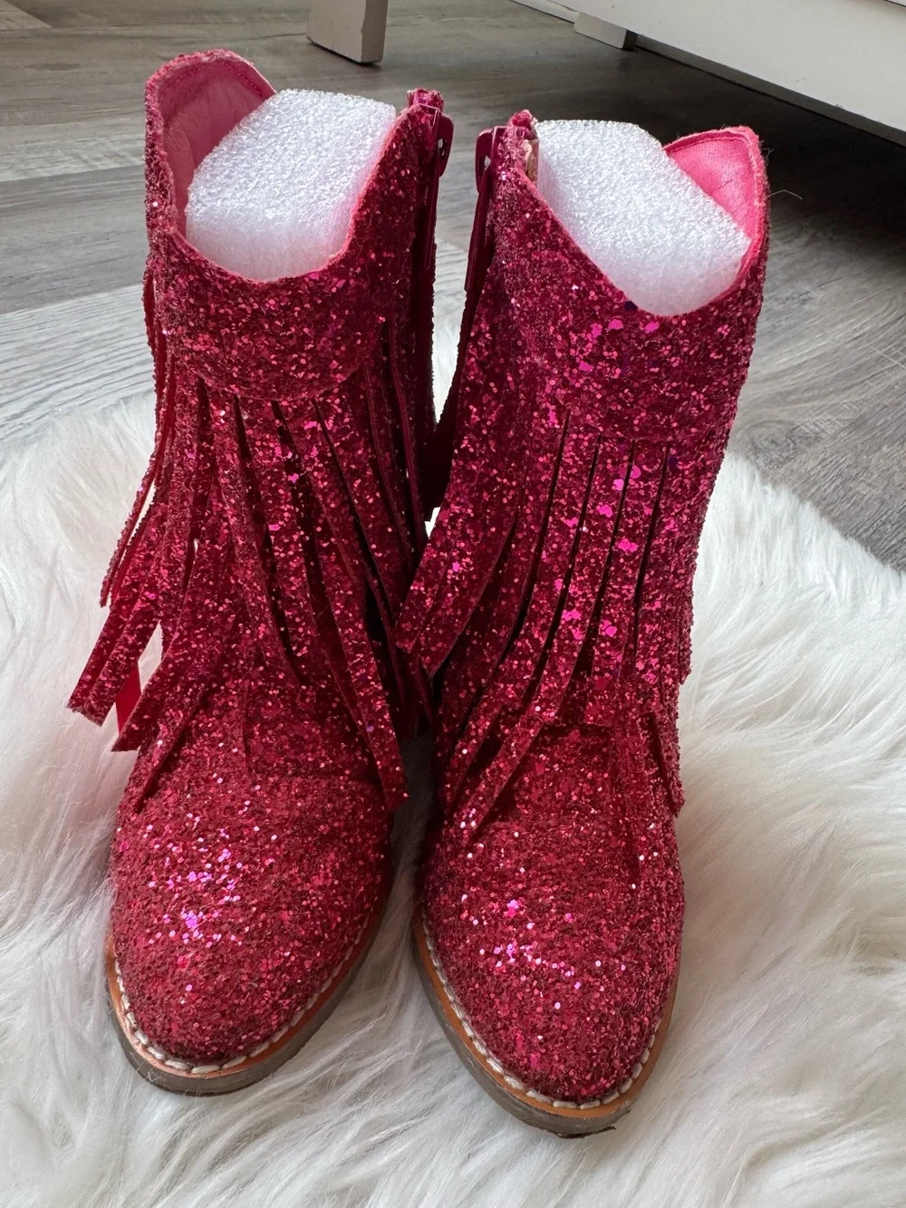 Toddler girls (size 8) hot pink glitter fringe fashion  boots - Bums & Roses